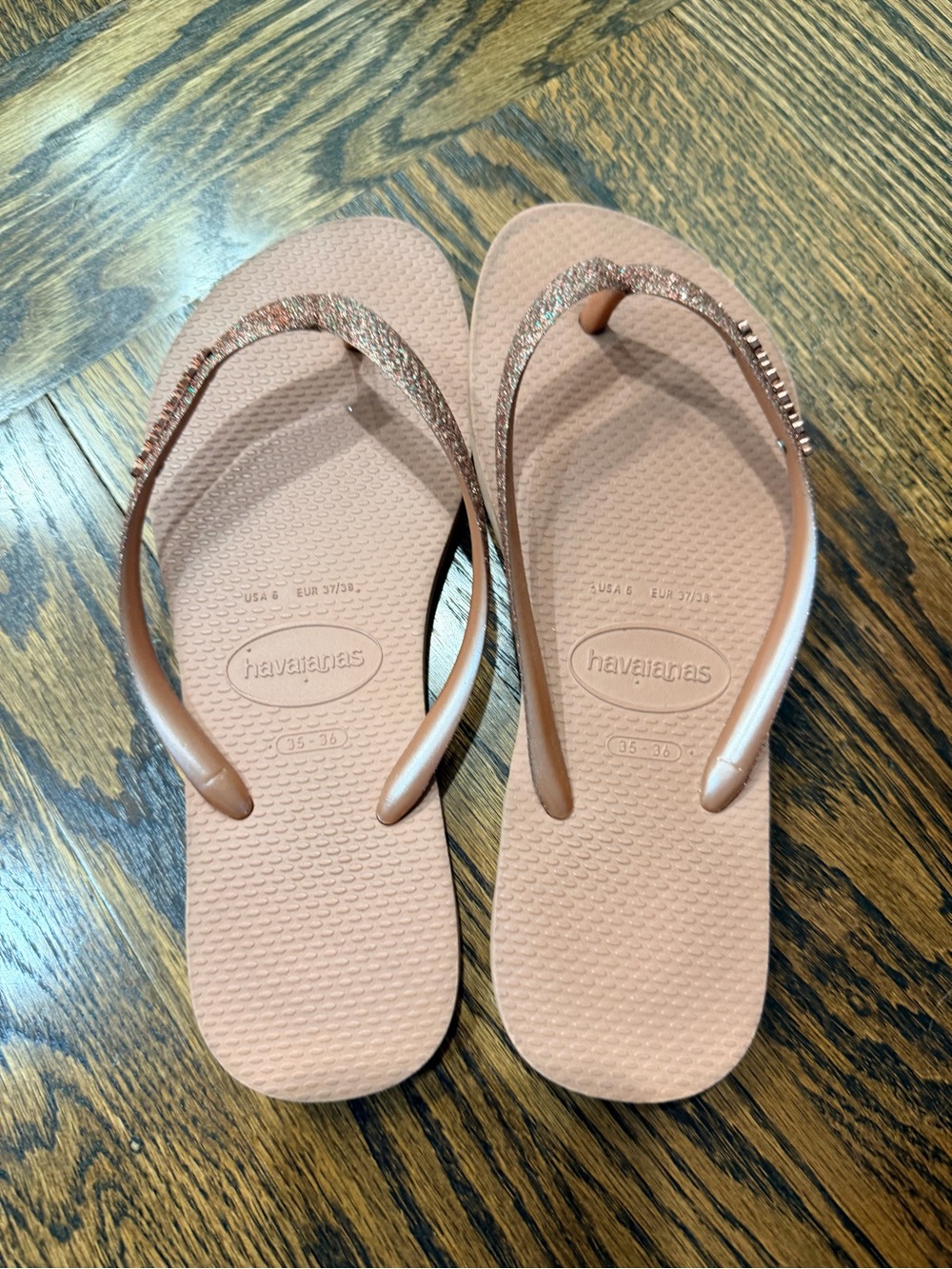 Havaianas Women’s Glitter Strap Flip Flops - Rose